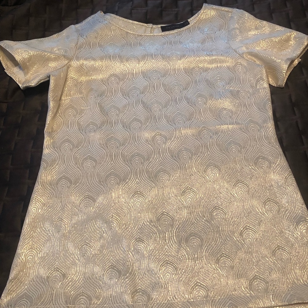 The Limited: Shiny, cream patterned short blouse